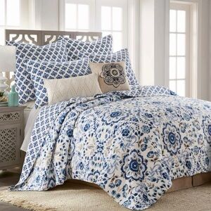 LEVTEX Lorrance Quilt Set - King/Cal King Quilt Set (New)